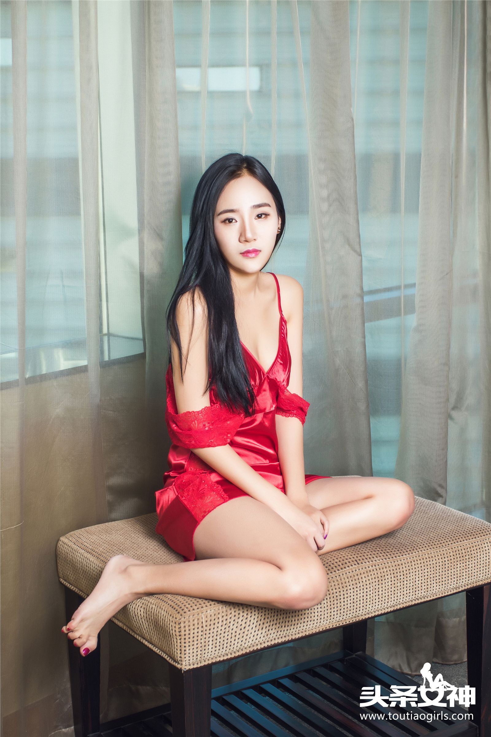 [头条女神] 2016.12.28 NO.230 雪肌薄衣 周凌